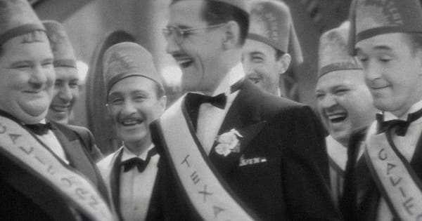 Laughing conventioneers in Sons of the Desert (1933)